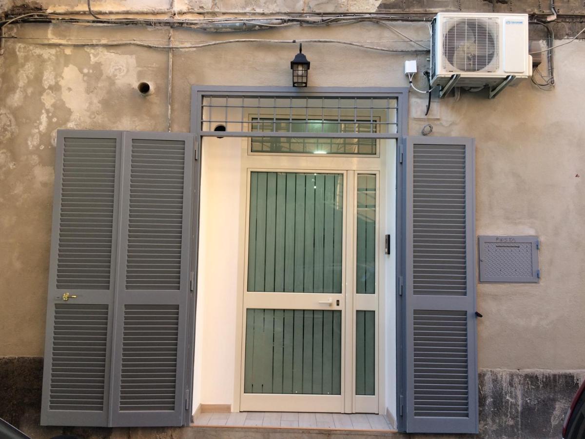Flat In Center Historic Villa Наполи Екстериор снимка